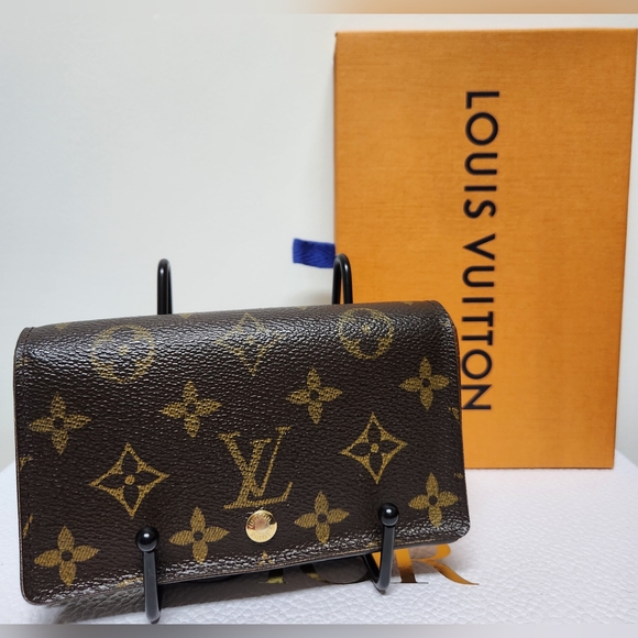LOUIS VUITTON Monogram Bifold Wallet CT1003 - Picture 3 of 16